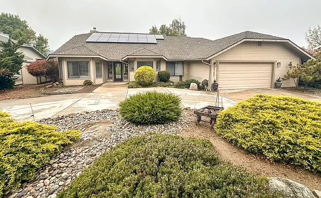 23891 Shoreline Ct — Photo 3