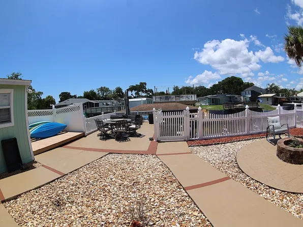 191 Randle Ave, Oak Hill, FL 32759