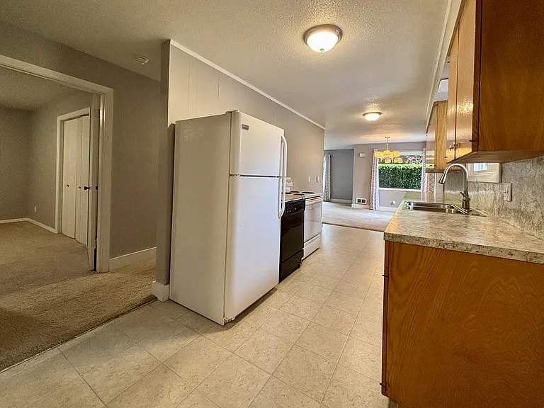 605 N Adams St — Photo 9