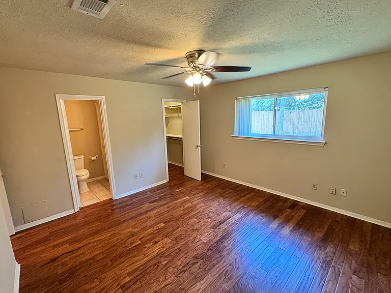 9811 Charter Ridge Dr — Photo 7