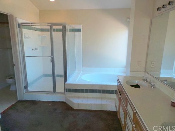 4th image of 15800 Oro Glen Dr