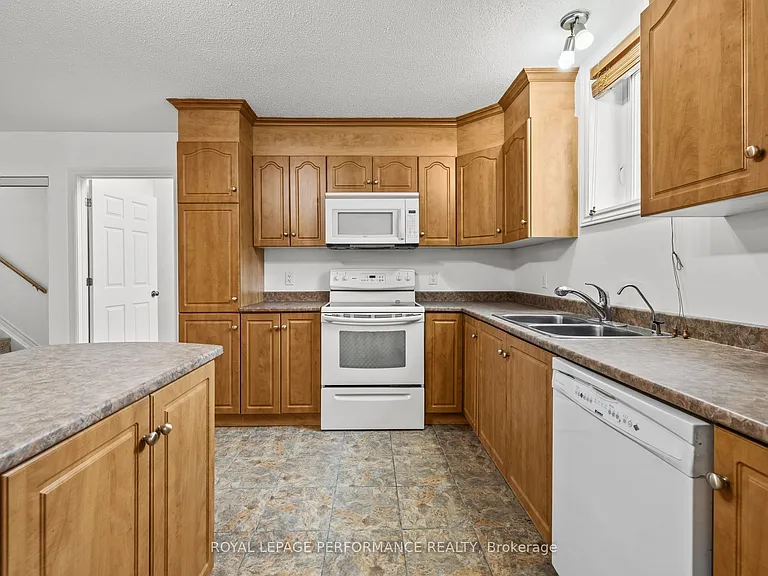 41 Main St #8 — Photo 5