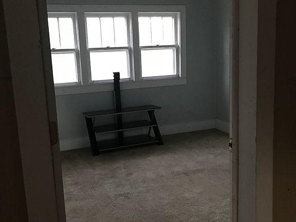 4th image of 81 Dunnam St