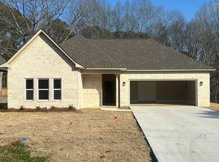 120 N Gregory St, Ecru, MS 38841