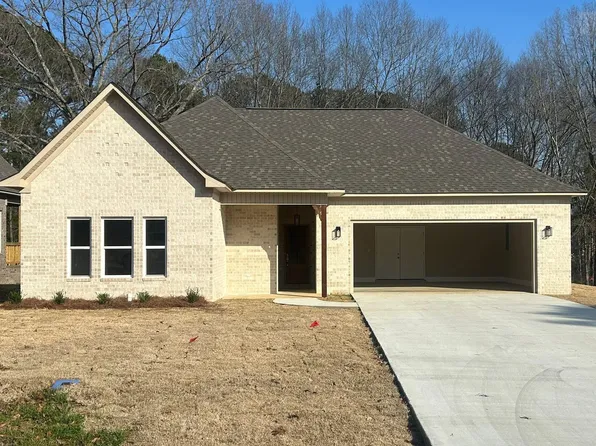 120 N Gregory St, Ecru, MS 38841