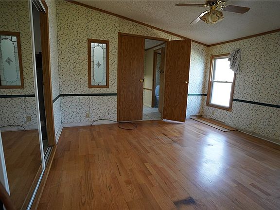 5th image of 445 Brandy Ln