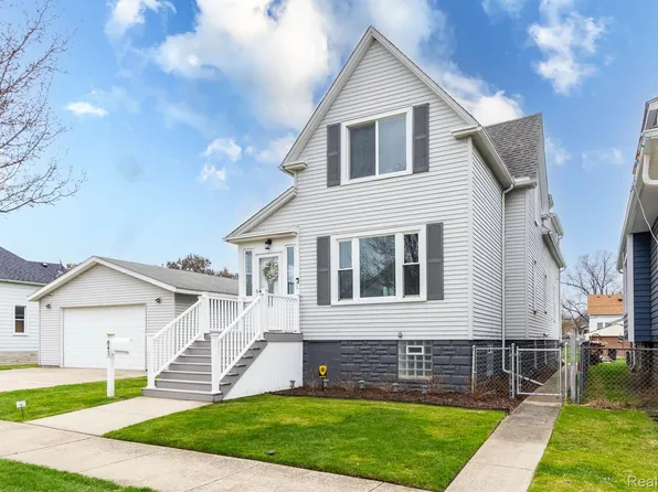 843 Cherry St, Wyandotte, MI 48192