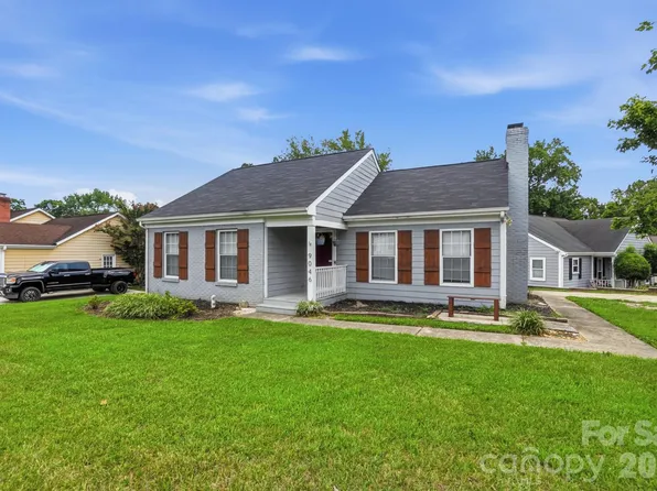 9046 Milton Morris Dr, Charlotte, NC 28227