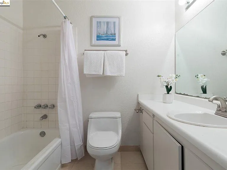 2161 Northwood Cir #D — Photo 8