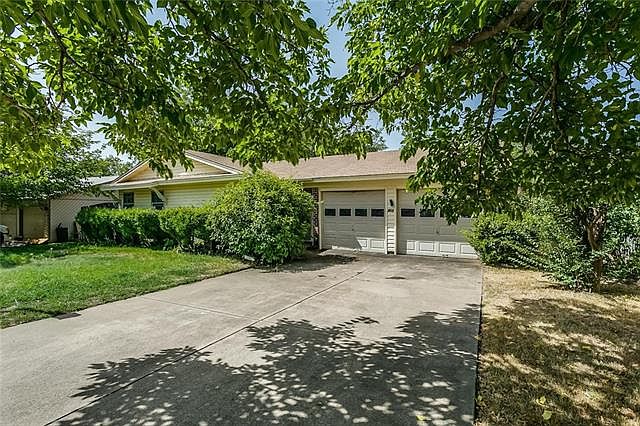 1st image of 408 Wallace Dr