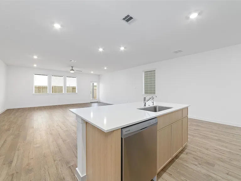 3530 Blue Mockingbird St — Photo 9