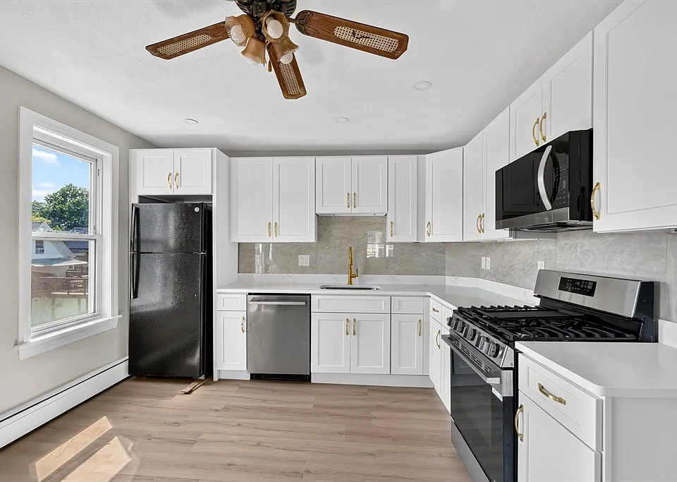 18 Otis St #3