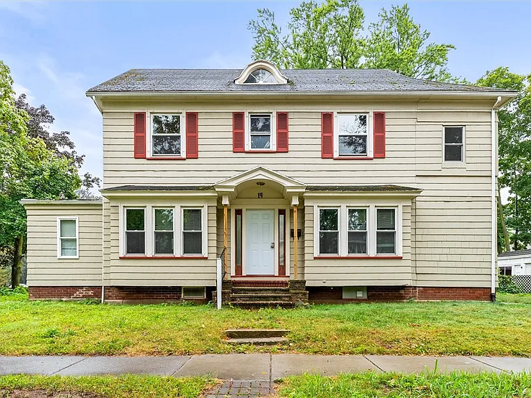 19 Genesee Park Blvd — Photo 1