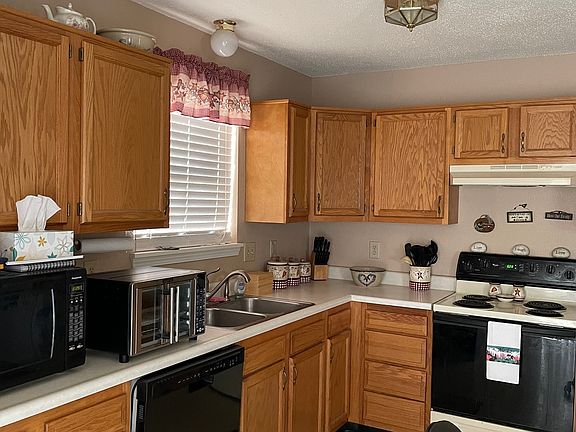 5th image of 5828 Ashcroft Dr