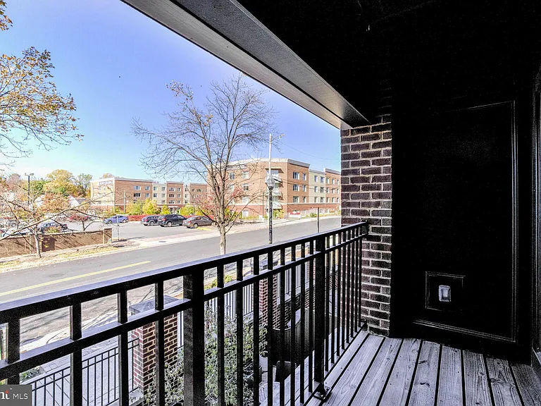 2101 N Monroe St #204 — Photo 12