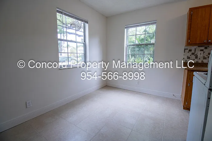 1505 SW 2nd St #101 — Photo 3