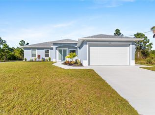 935 Elgin St, Lehigh Acres, FL 33974