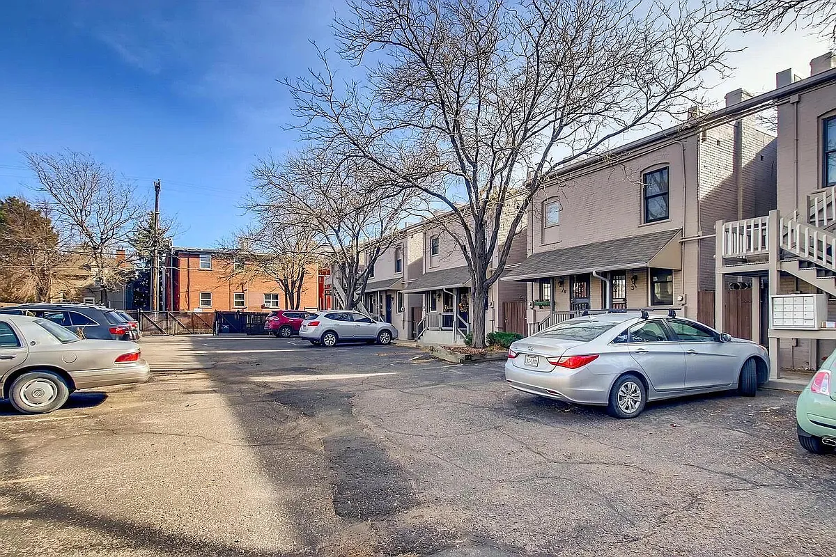 Building Photo - 1310 N Corona St #12