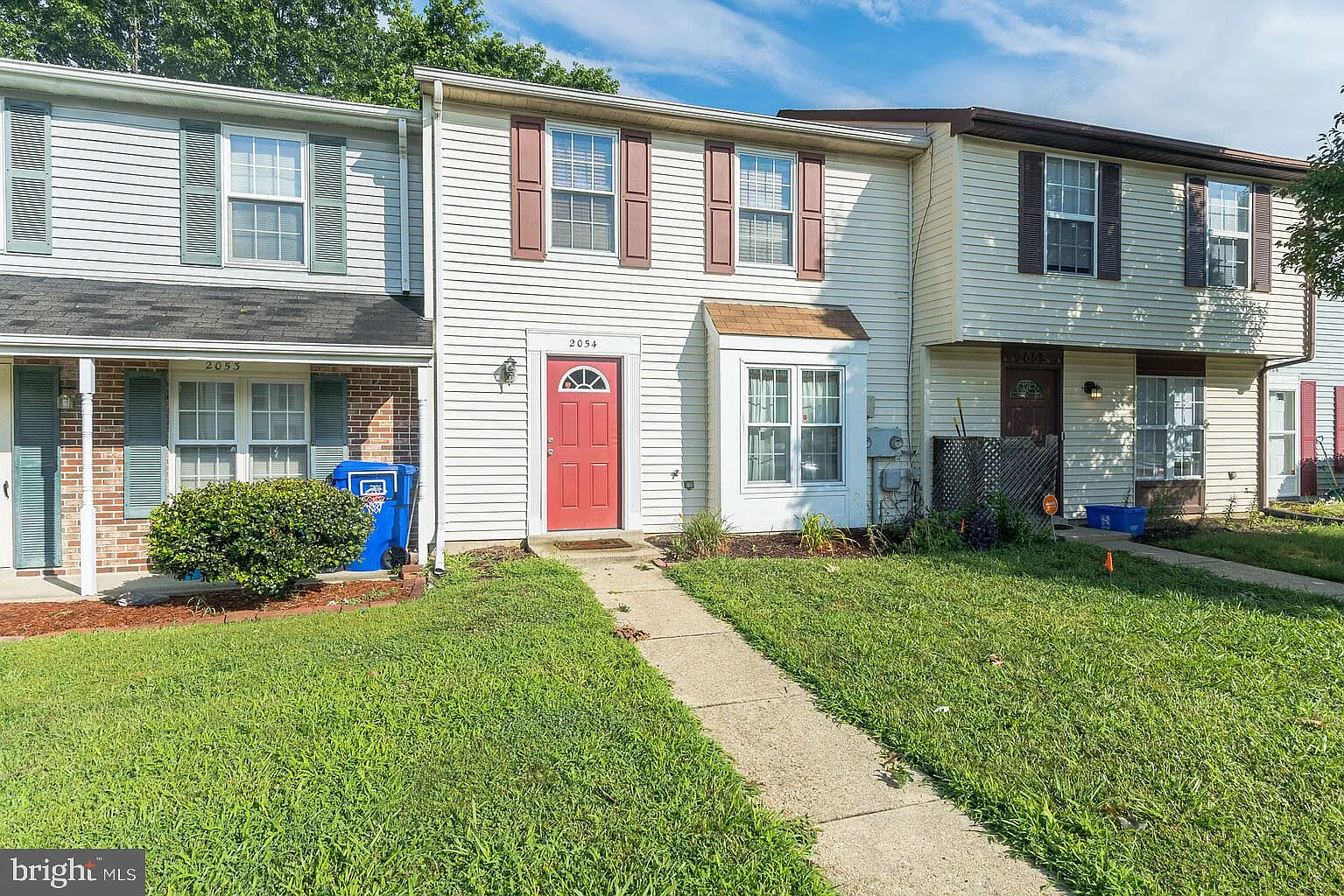 2054 Tanglewood Dr photo 1