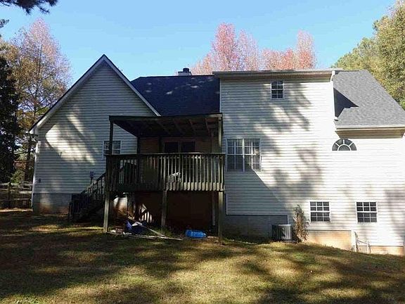 3rd image of 2200 E Lake Rd