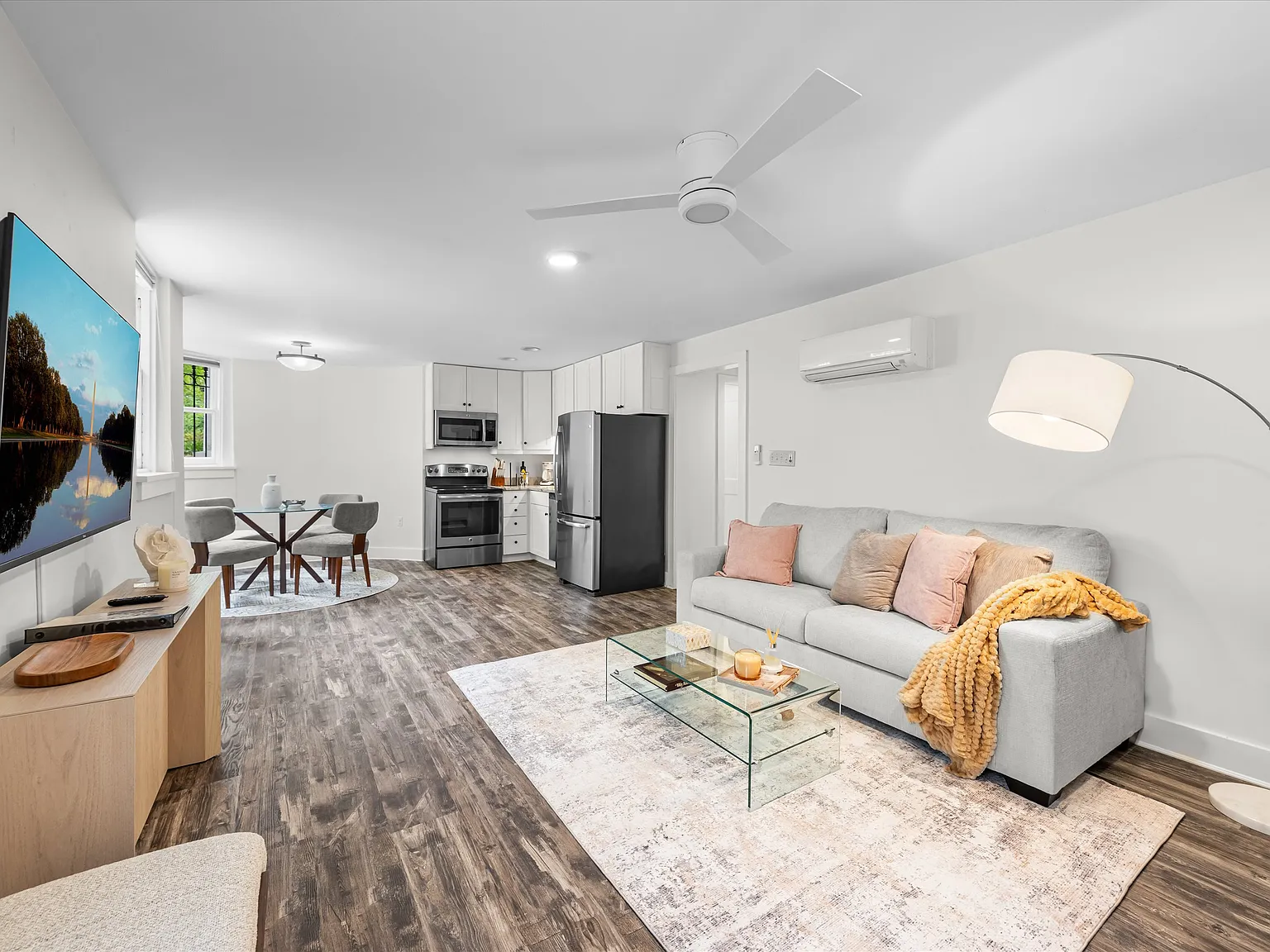 1 bed, 700 sqft, $3,450 — Photo 2