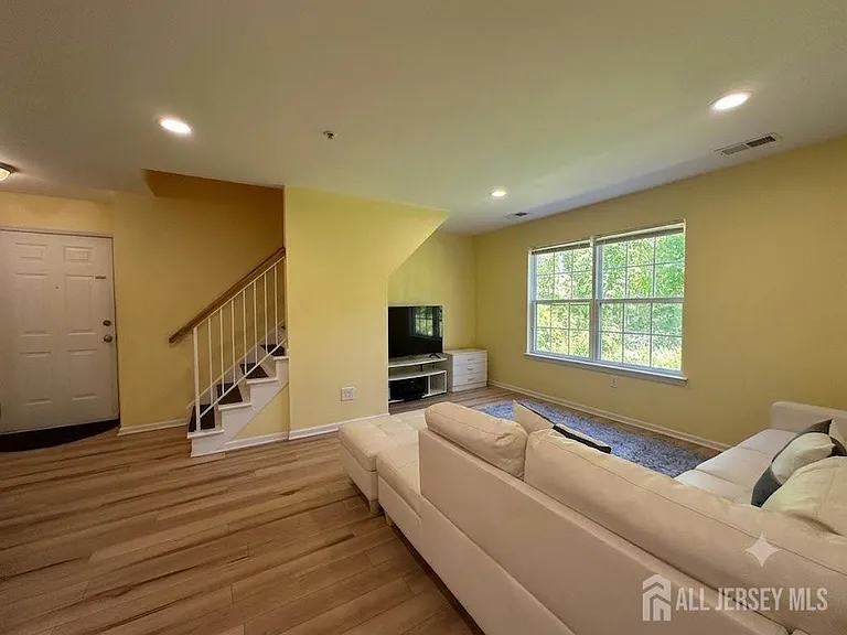 263 Prestwick Way — Photo 4