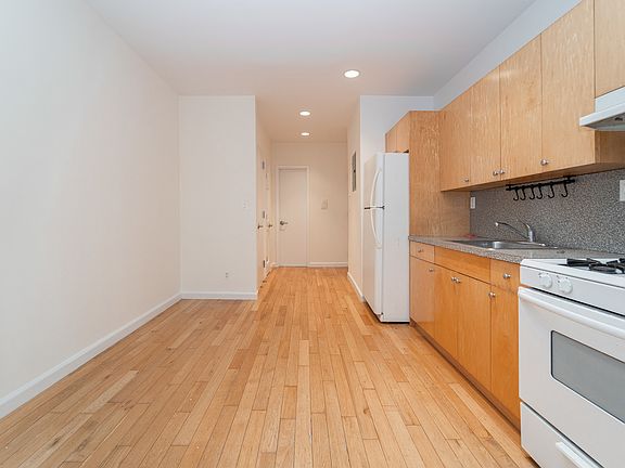 4th image of 33-02 38th Ave #2