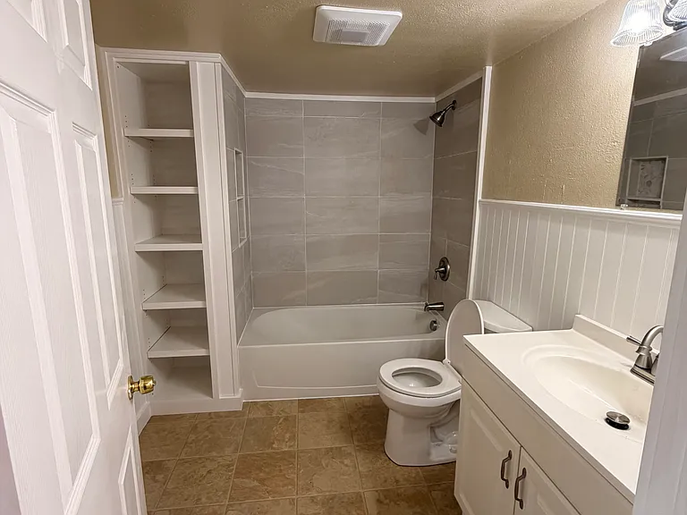 1218 E Queen Ave #2 — Photo 13