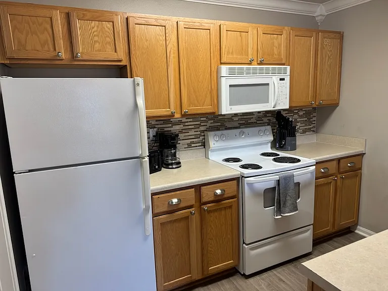 180 W Dublin Dr — Photo 39