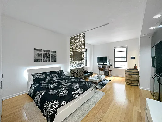 Rented by Keller Williams NYC | media 8