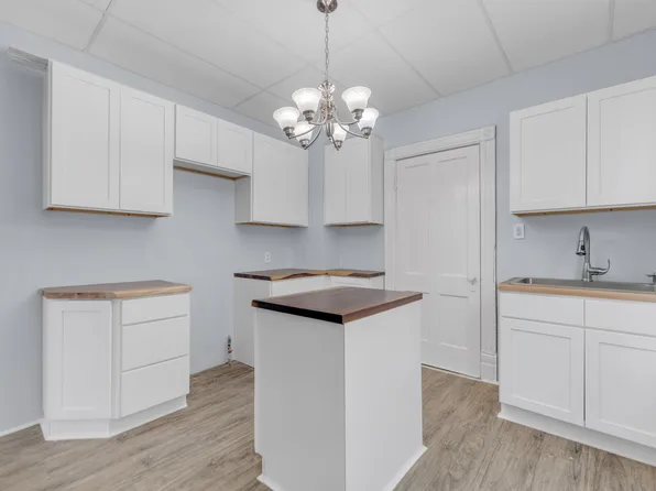 12 Copeland Pl, Buffalo, NY 14207