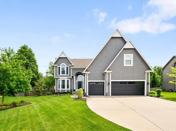 14121 Woodward St, Overland Park, KS 66223