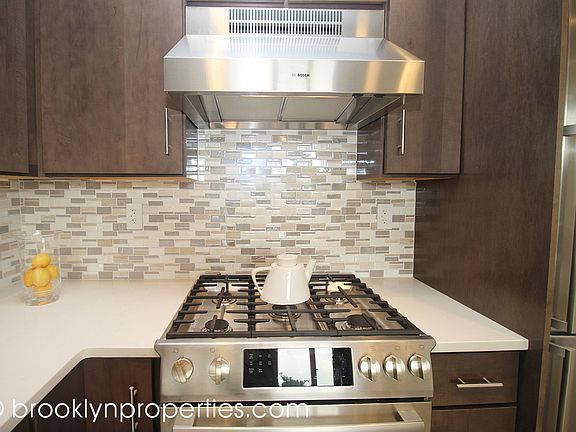 4th image of 544 Manhattan Ave #4B