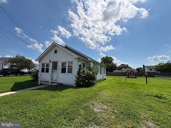 3rd image of 215 Highland Ave