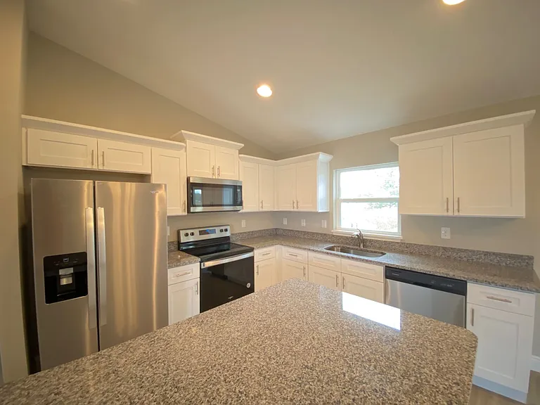 137 Juniper Loop Cir — Photo 10