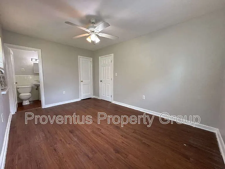 4 Rowland Ct #B — Photo 9