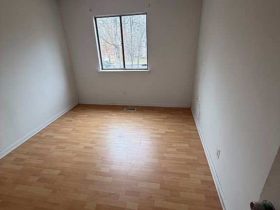 4th image of 6027 Hoover Dr #27