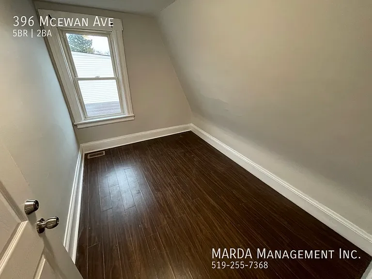 396 McEwan Ave — Photo 16