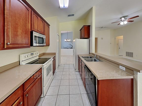 4th image of 8614 Abbotsbury Dr