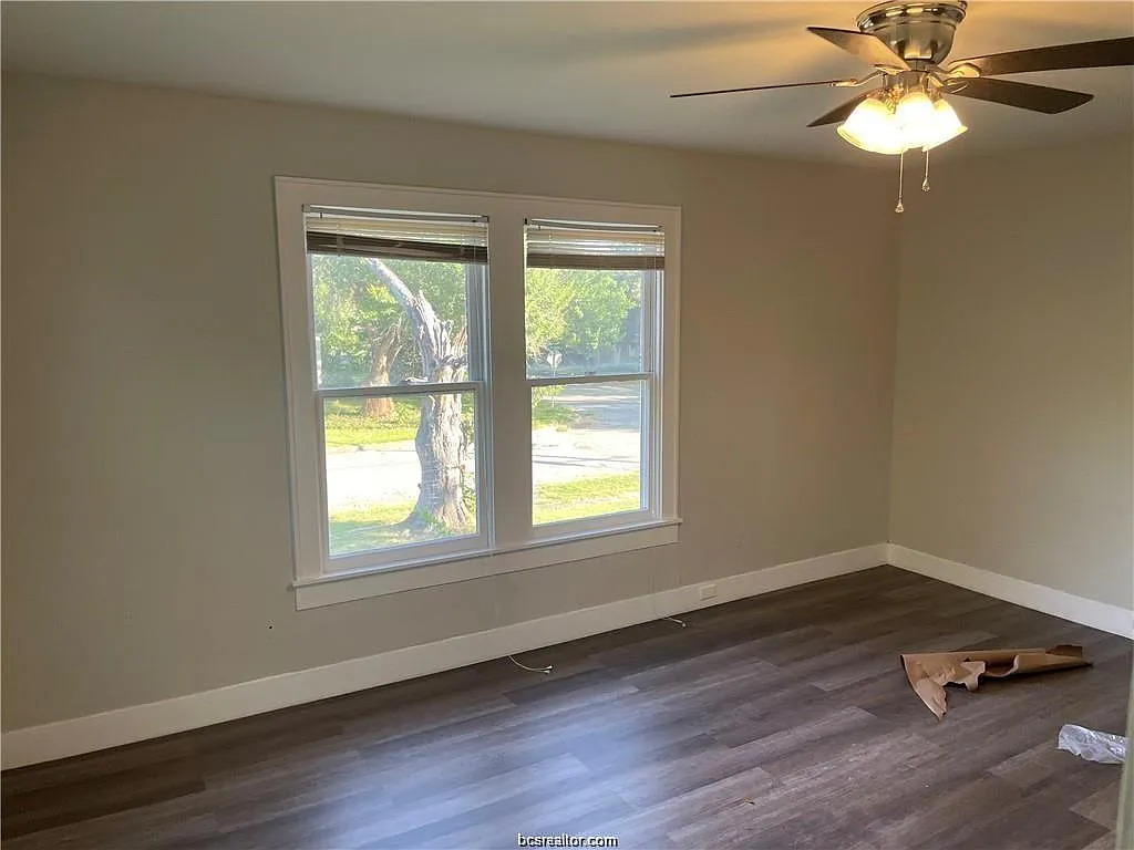 1 bed, 800 sqft, $1,000 — Photo 2