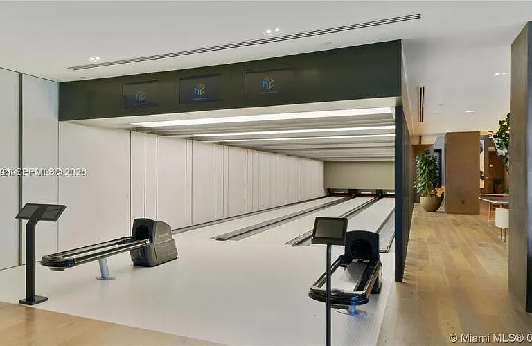 650 NE 32nd St #Penthouse 5201 — Photo 36
