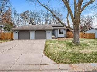 9924 Hemlock Way N, Maple Grove, MN 55369