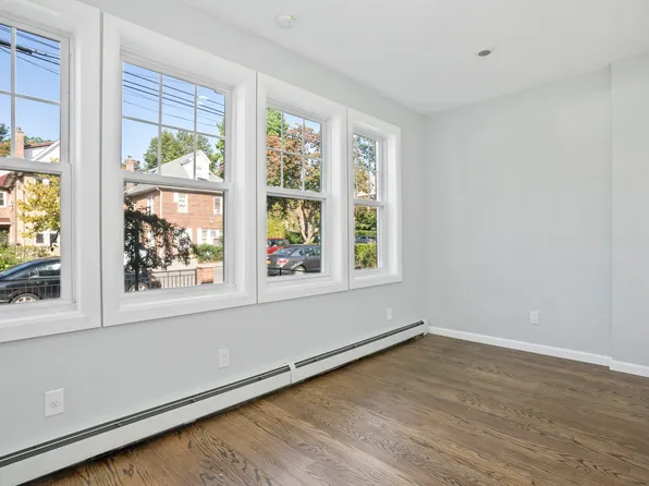 6158 Liebig Avenue image 4 of 9