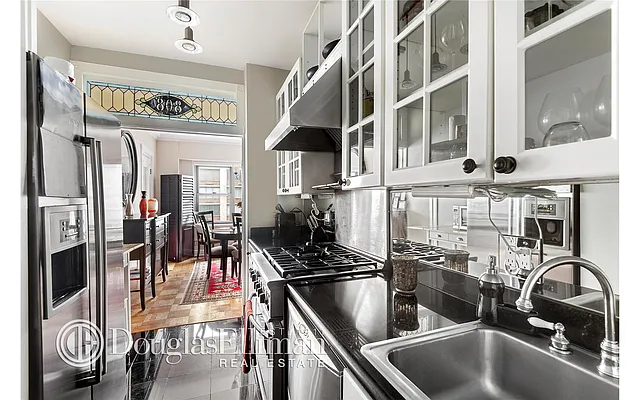 Sold by Douglas Elliman | media 28