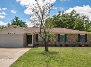 4302 Green Valley Dr, Bryan, TX 77802
