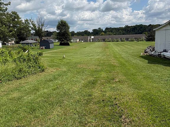 4th image of 3017 Mesker Park Dr