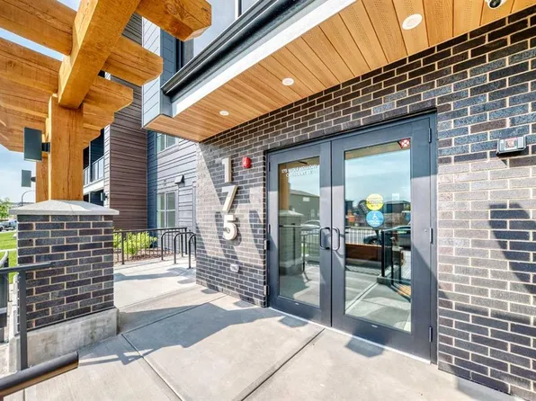 175 Wolf Hollow Park SE #115, Calgary, AB T2X 4M8