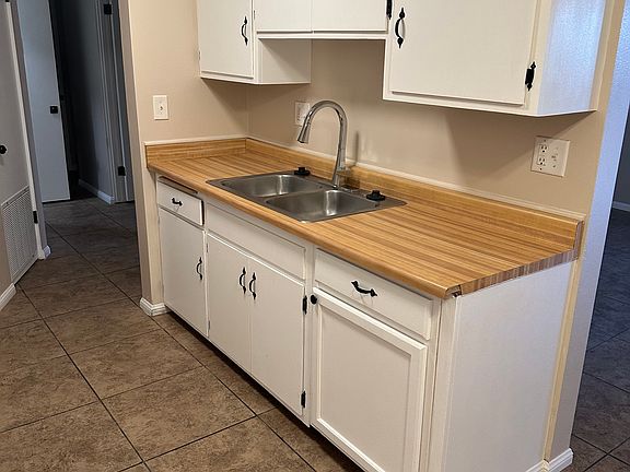 3rd image of 4723 Jackson St APT 33