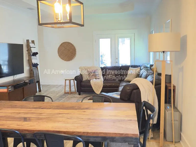 1405 Hickory St — Photo 6