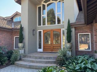 800 Rincon Hill Rd, Carpinteria, CA 93013